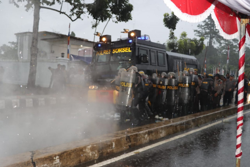 Polres Sorong Selatan Gelar Simulasi Sispam Kota Siap Amankan Pilkada 2024,