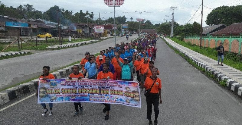 PW Tingkat GKI Klasis Teminabuan Gelar Jalan Sehat Berhadiah Dan Senam Bersama