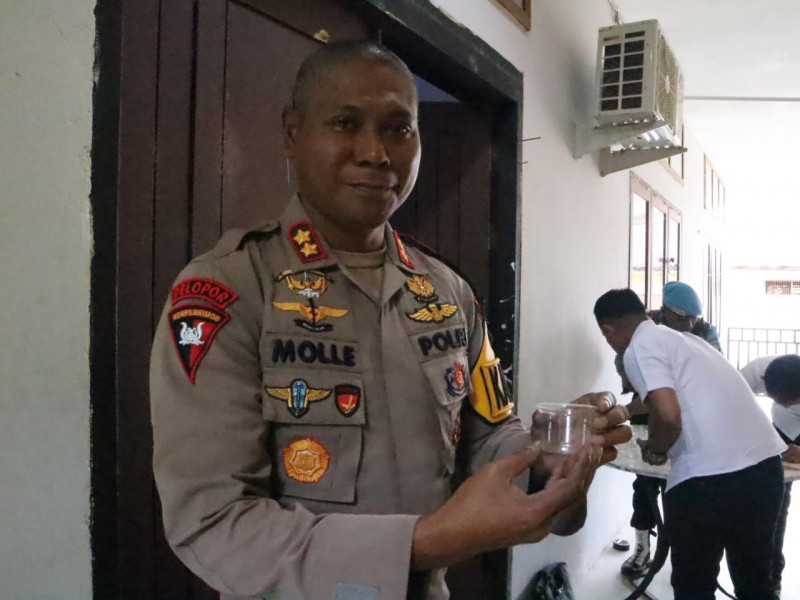 Gelar Pemeriksaan Urine, Kapolres Gleen Rooi Molle  Himbau Personil POLRI Jauhi Narkoba