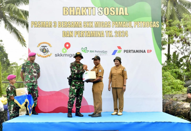 Pasmar 3 Bersama RH Petrogas (Basin) Ltd dan Pertamina EP Field Papua Serahkan Bansos