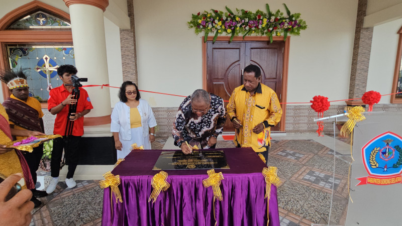 Bupati Sorong Selatan Resmikan Gedung Gereja Baru GBI Gunung Horeb Teminabuan.