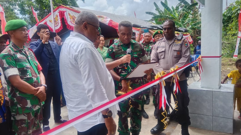 Bupati Sorong Selatan Dan Dandim Resmikan Kantor Koramil 1807-03/ Klamit