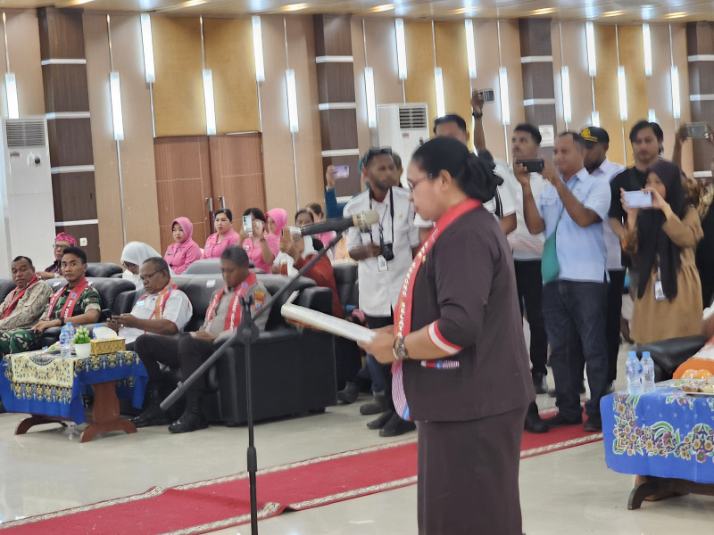 Bupati Sorong Selatan Lantik Badan Pengurus GOW Sorong Selatan.