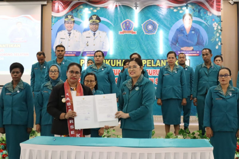 Bupati Sorong Selatan Kukuhkan Dan Lantik Pengurus TP PKK  Sorong Selatan 2025 – 2030.