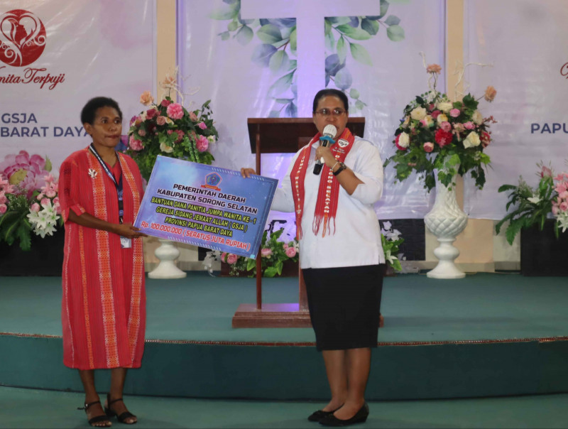 Bupati Sorong Selatan Membuka Acara  Jumpa Wanita Ke-1 Gereja Sidang Jemaat Allah (GSJA) Papua Barat Daya